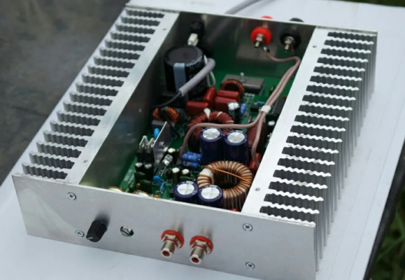 Унч на транзисторах кт818 кт819, качественный усилитель звука и ...